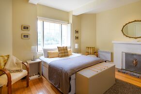 The Woodbridge Waterfront Rooms.