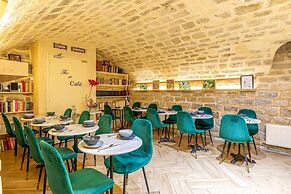 Hotel Romance Malesherbes by Patrick Hayat