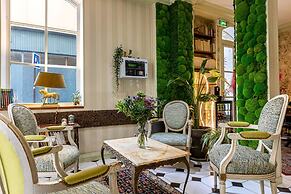 Hotel Romance Malesherbes by Patrick Hayat