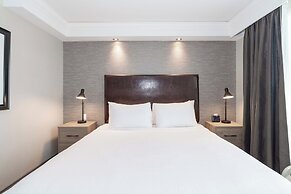 Sandman Signature Toronto Airport Hotel