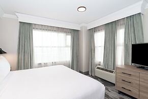 Sandman Signature Toronto Airport Hotel