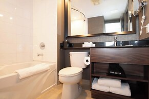 Sandman Signature Toronto Airport Hotel