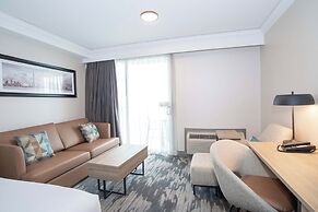 Sandman Signature Toronto Airport Hotel