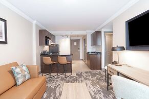 Sandman Signature Toronto Airport Hotel