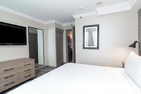 Sandman Signature Toronto Airport Hotel