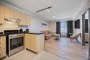 Sandman Signature Toronto Airport Hotel