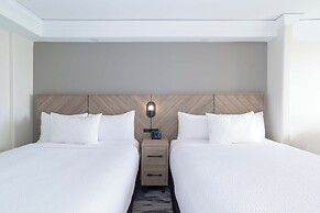 Sandman Signature Toronto Airport Hotel