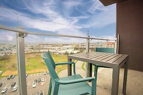 Sandman Signature Toronto Airport Hotel