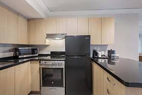 Sandman Signature Toronto Airport Hotel