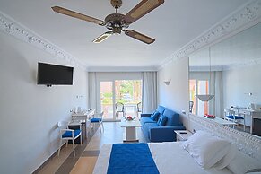 Playacapricho Hotel