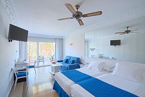 Playacapricho Hotel