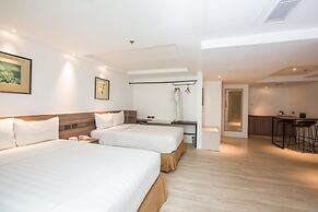 Crown Regency Hotel and Towers