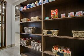 Holiday Inn Express & Suites Laurel by IHG