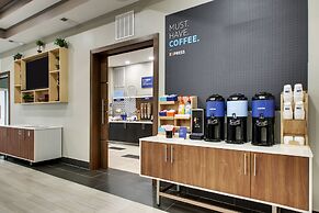 Holiday Inn Express & Suites Laurel by IHG