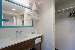 Hampton Inn & Suites Herndon-Reston