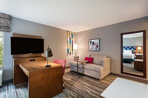 Hampton Inn & Suites Herndon-Reston