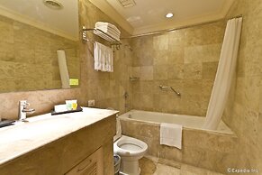 Crown Regency Suites & Residences - Mactan