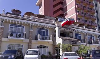 Crown Regency Suites & Residences - Mactan