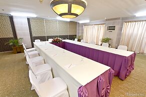 Crown Regency Suites & Residences - Mactan