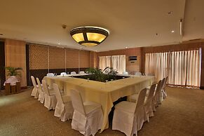 Crown Regency Suites & Residences - Mactan