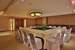 Crown Regency Suites & Residences - Mactan