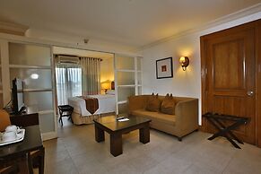Crown Regency Suites & Residences - Mactan