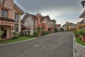 Crown Regency Suites & Residences - Mactan