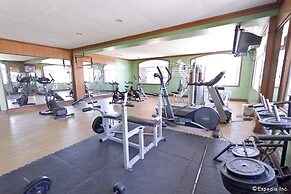 Crown Regency Suites & Residences - Mactan