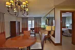 Crown Regency Suites & Residences - Mactan