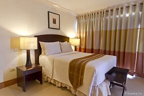 Crown Regency Suites & Residences - Mactan