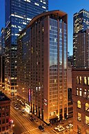 Residence Inn by Marriott Chicago Downtown / River North