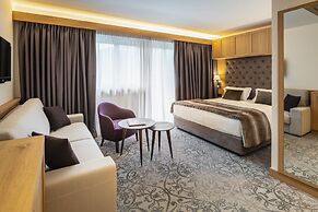 Lajadira Hotel & Spa