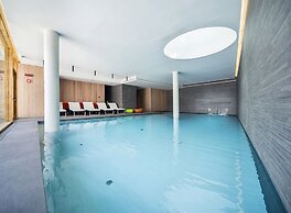 Lajadira Hotel & Spa