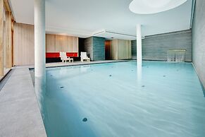 Lajadira Hotel & Spa