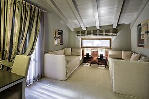 Lajadira Hotel & Spa