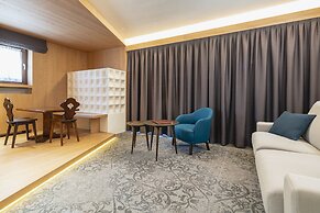 Lajadira Hotel & Spa