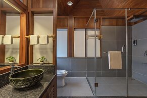 Estuary Sarovar Premiere , Poovar Island