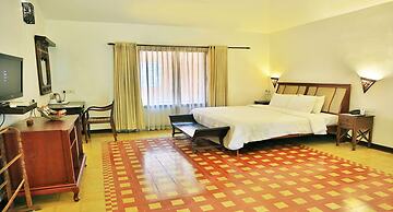 Estuary Sarovar Premiere , Poovar Island