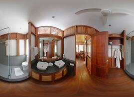 Estuary Sarovar Premiere , Poovar Island