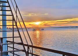 Estuary Sarovar Premiere , Poovar Island