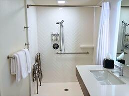 Holiday Inn Hotel & Suites Orange Park by IHG