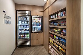 Fairfield by Marriott Inn & Suites Fresno River Park