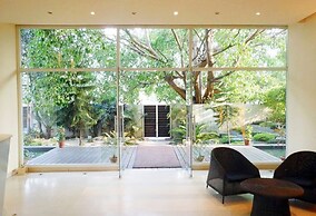 RnB Select The Clover