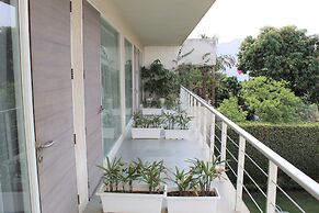 RnB Select The Clover