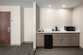 Holiday Inn Express & Suites Cherry by IHG