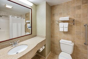 Quality Inn & Suites Fishkill South near I-84