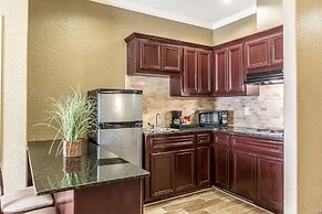 Comfort Suites Houston IAH Airport - Beltway 8