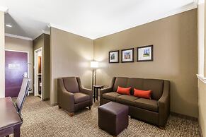 Comfort Suites Houston IAH Airport - Beltway 8