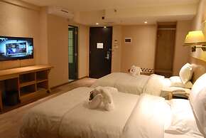 Insail Hotels (Guangyuanxincun Jingtai Pedestrian Street Guangzhou)