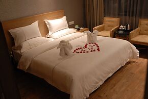 Insail Hotels (Guangyuanxincun Jingtai Pedestrian Street Guangzhou)